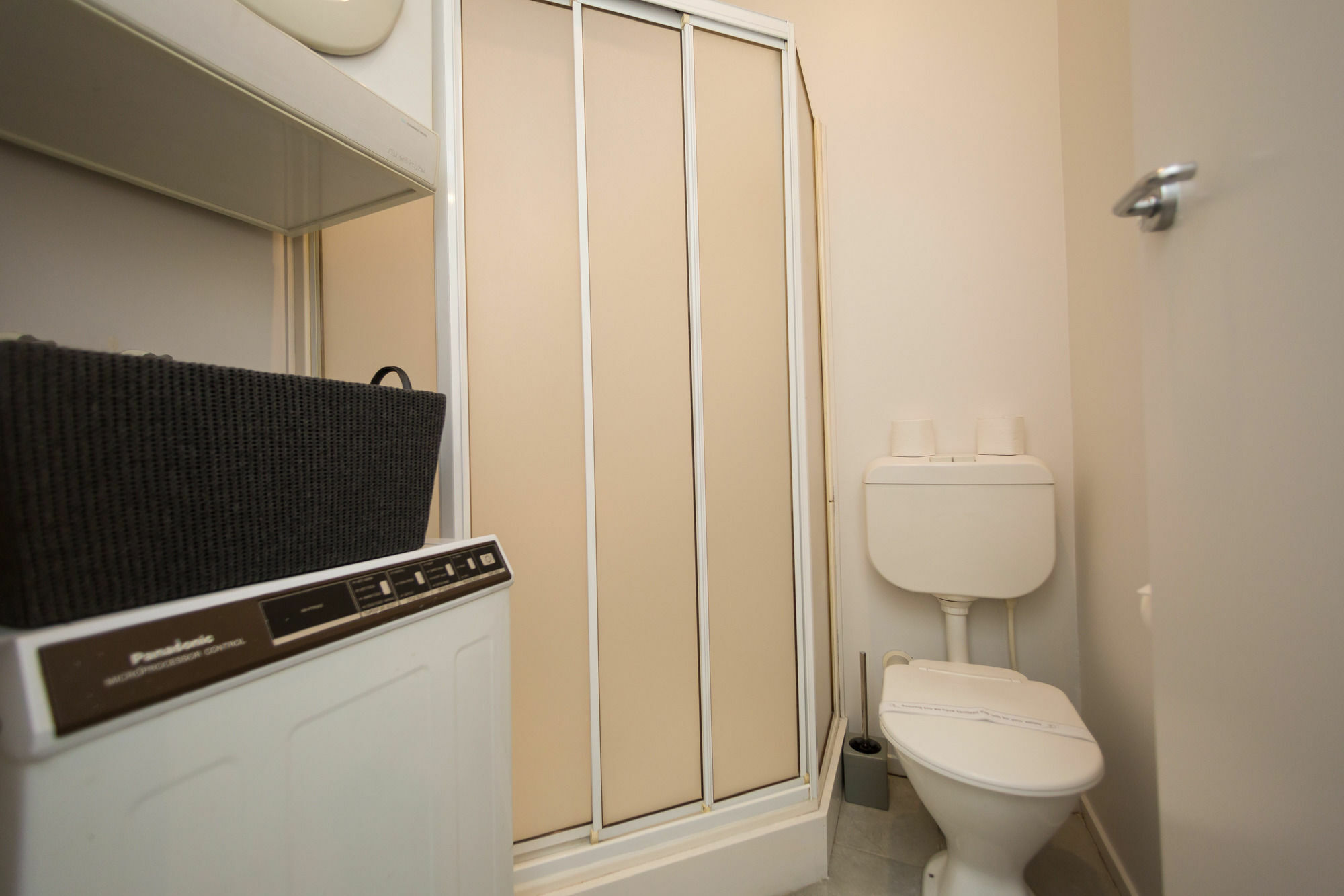 Auckland City Apartment *