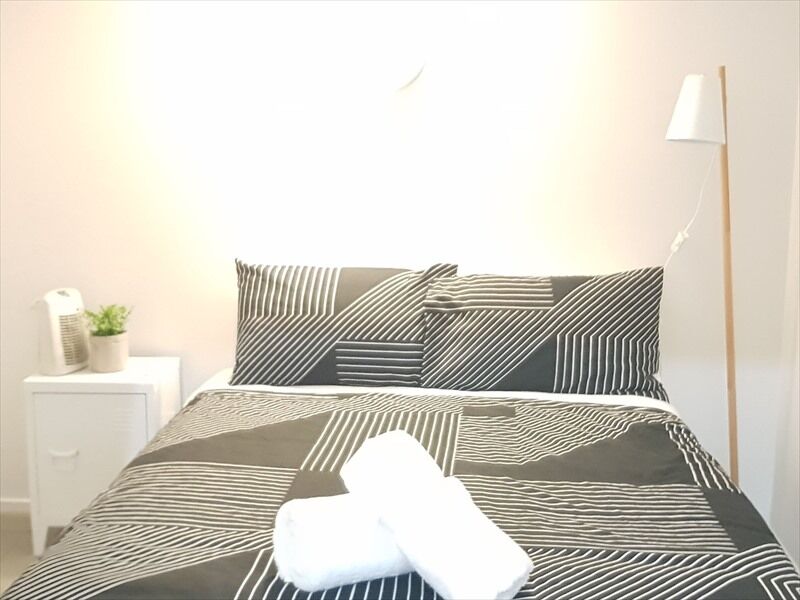 Fringe Budget Twin Bedroom Apartment *