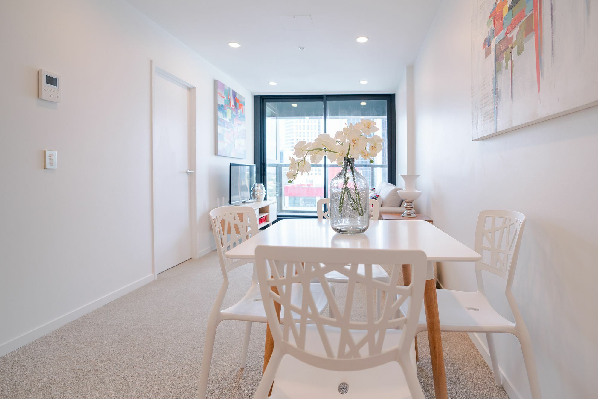 Apartment Cbd Brand New 2 Bedrooms *