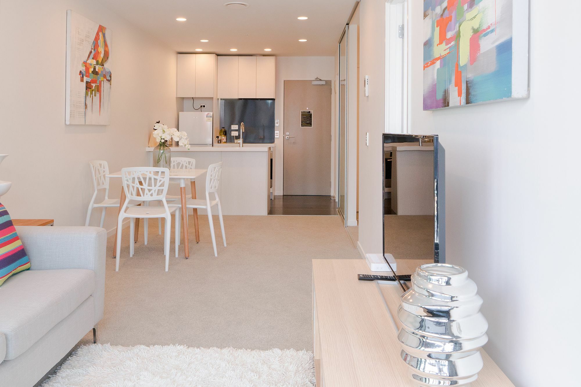 Cbd Brand New 2 Bedrooms