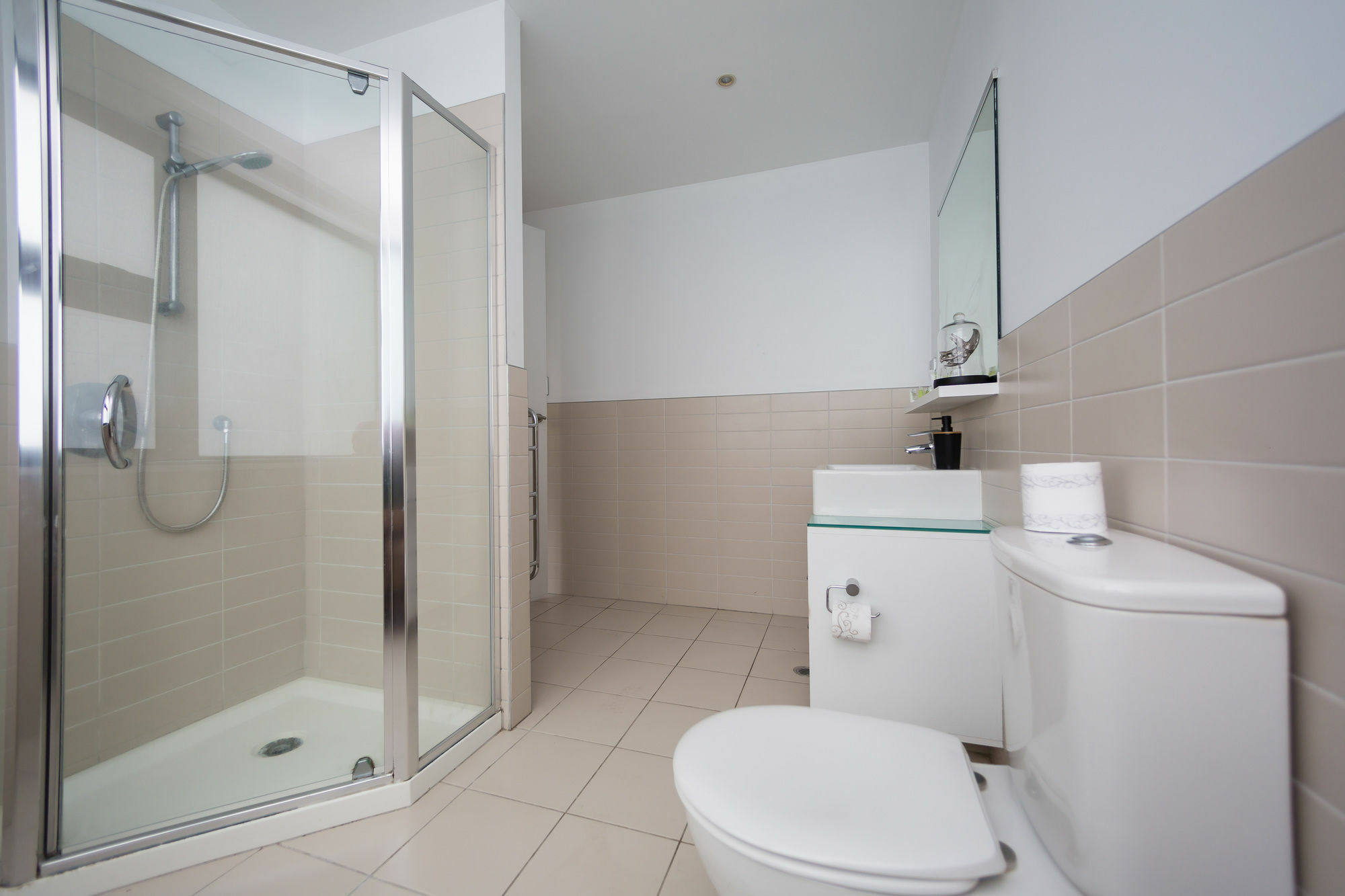 Modern Three Bedroom * Auckland