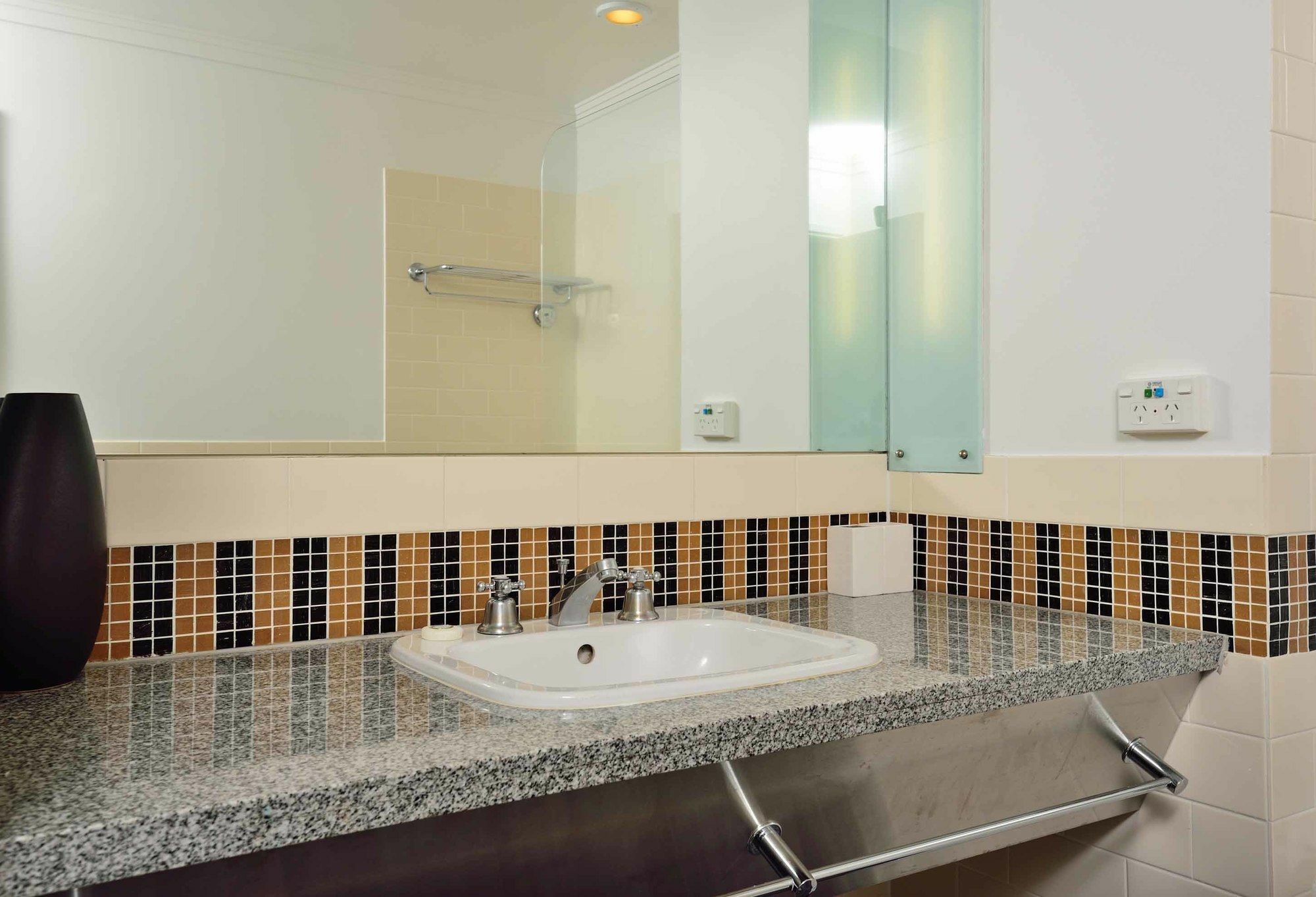 Furnished In Cbd *