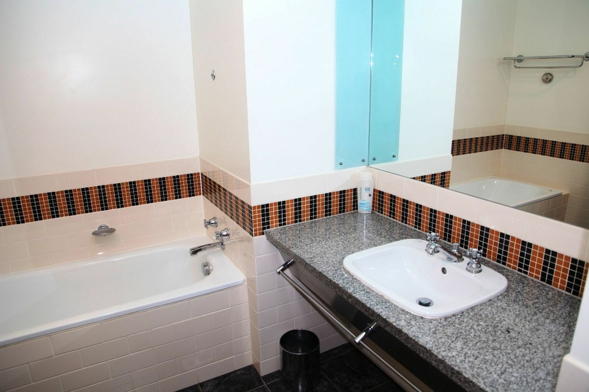Apartment Furnished In Cbd *