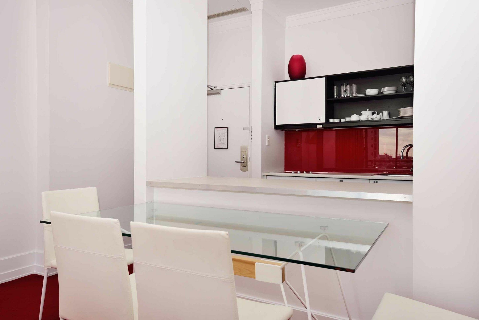 Furnished In Cbd Apartment *