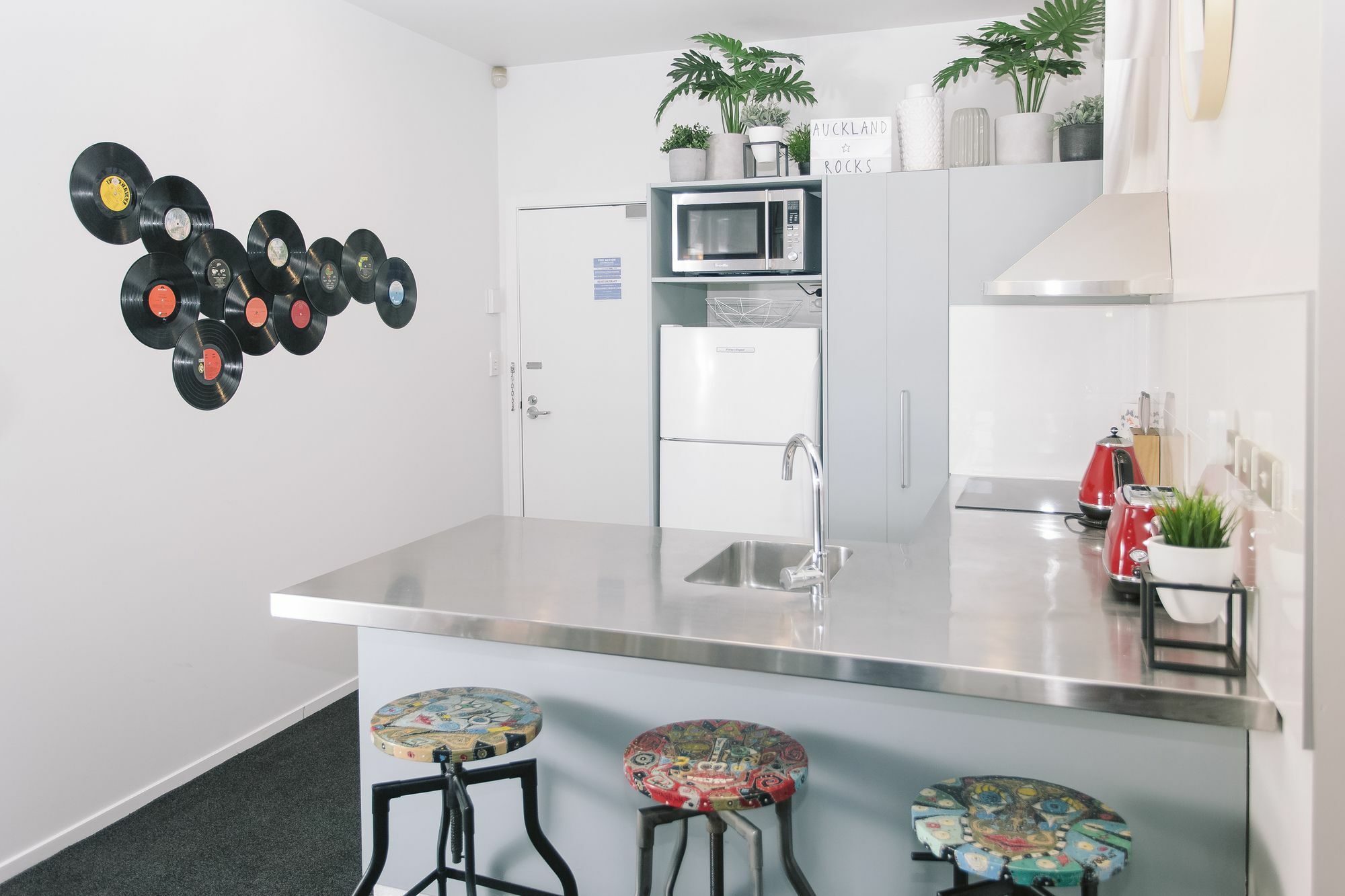 Towny Downtown Haven - 2 Bedrooms Apartment
