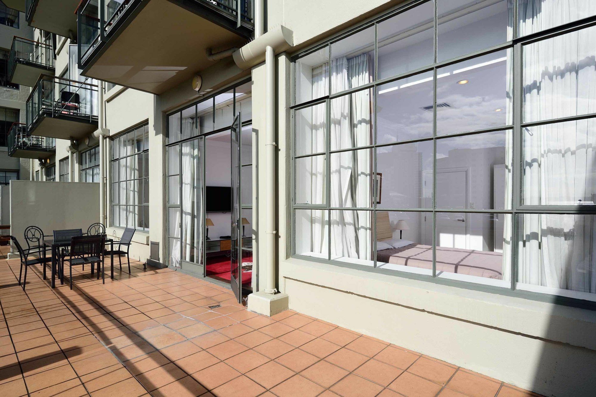 Apartment Furnished In Cbd *
