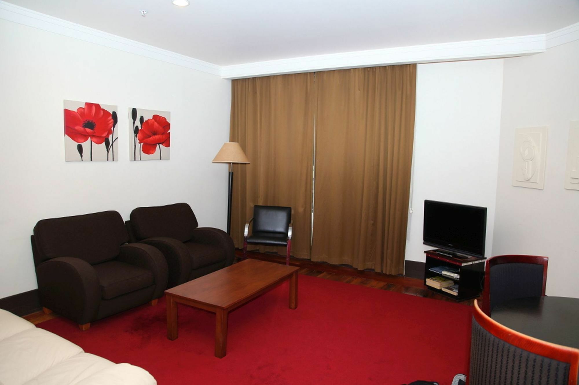 Apartment Furnished In Cbd *
