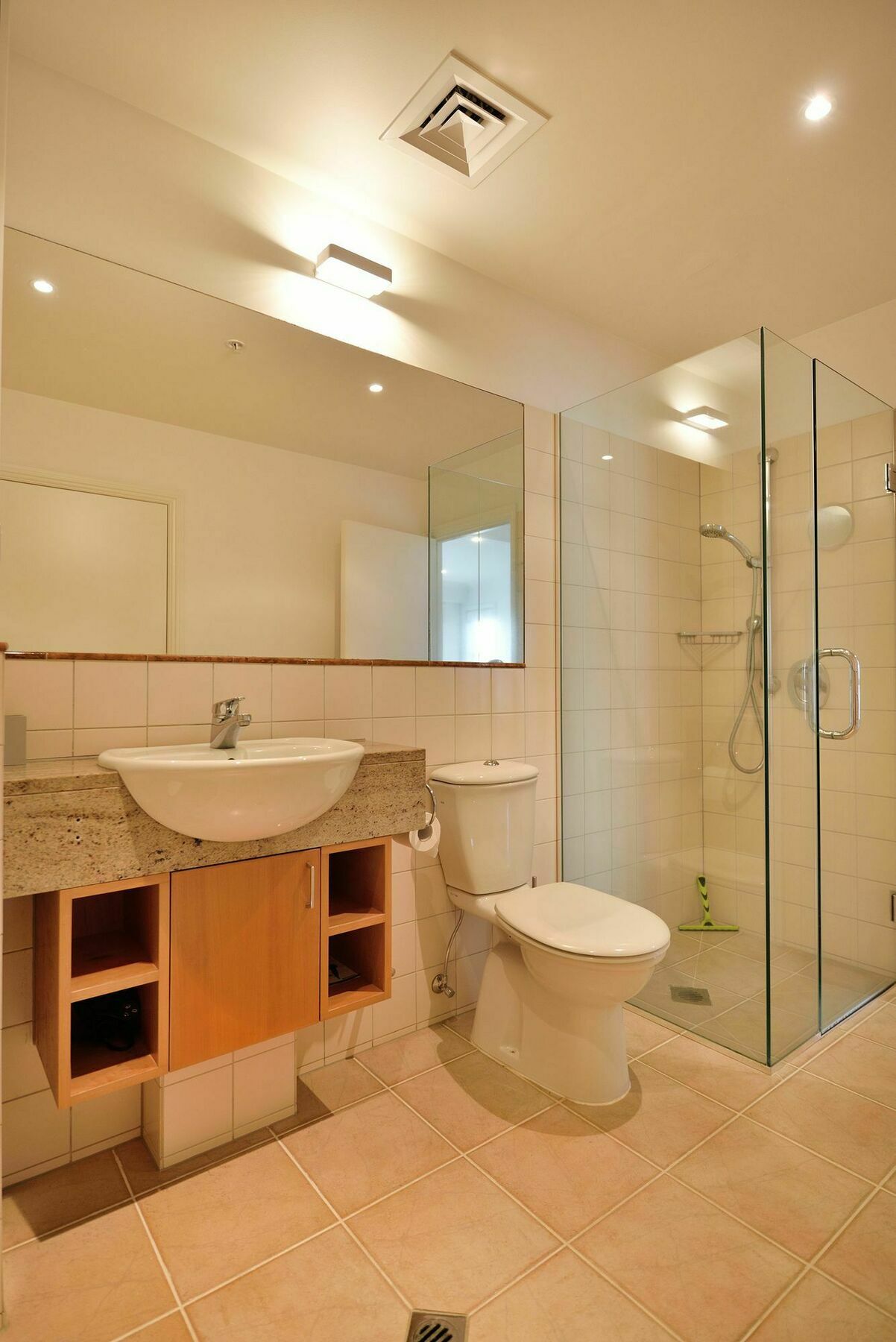 Apartment Downtown Furnished *