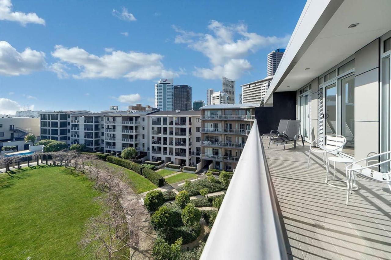 Enormous Two Bedroom Penthouse - Free Parking! *