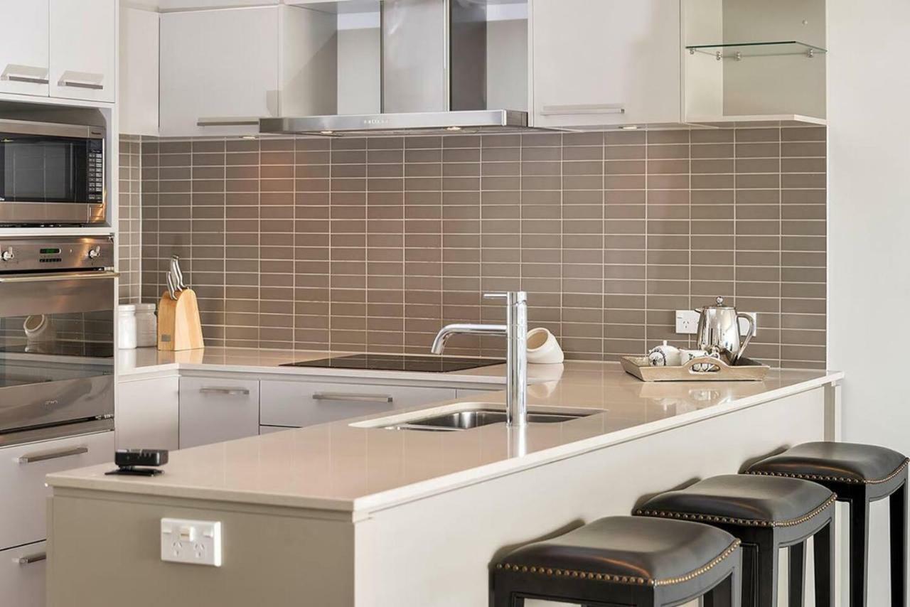 Enormous Two Bedroom Penthouse - Free Parking! *