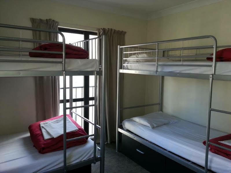 Street Hostel *