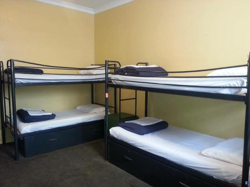 Street Hostel *