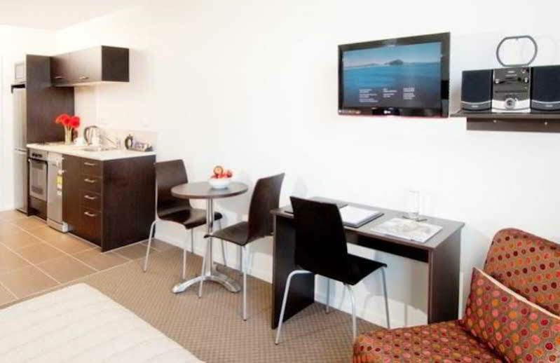Quest Henderson Aparthotel 4*