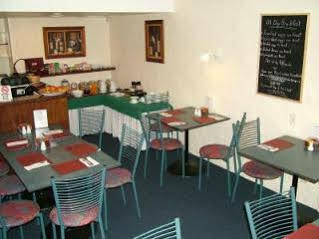 Parklane Motor Motel 4*