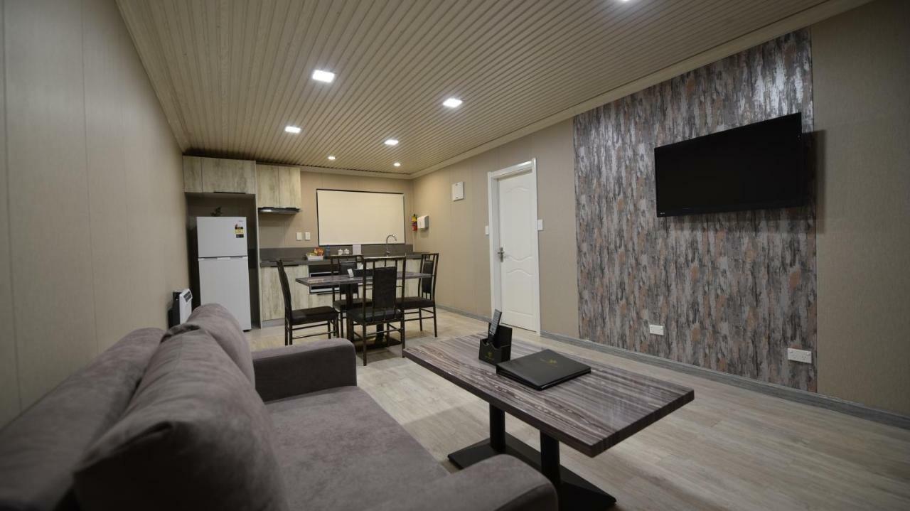 Regal Residency Motel 4*