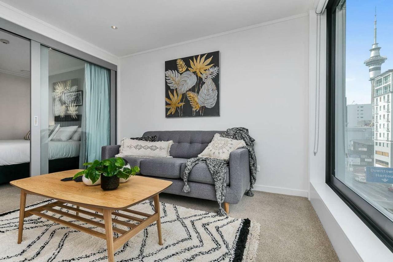Beautifully Modern Brand New Apartment *