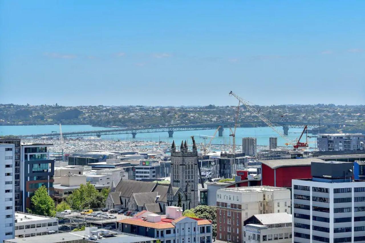 With Brilliant Views In Cbd * Auckland