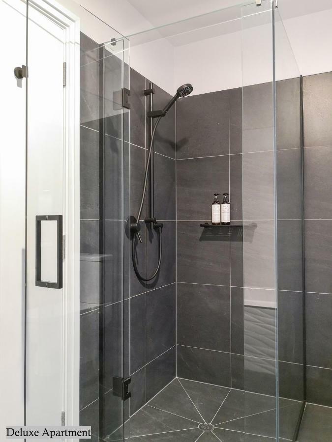 Private In A Landmark Heritage Building Apartamento