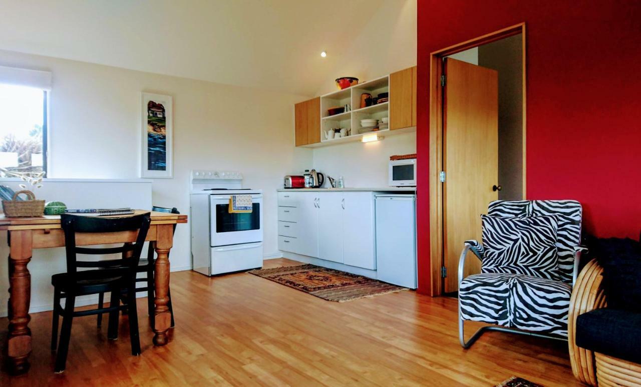 Shelly Studio, Waiheke Island * Auckland