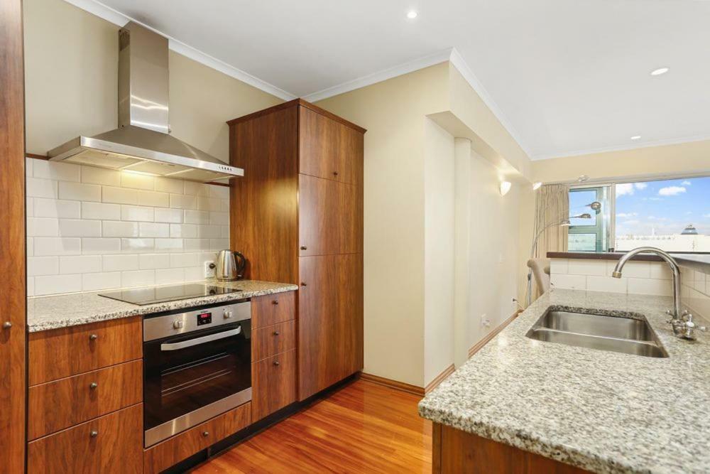 Princes Wharf Waterfront 2 Bed Viaduct Cbd Apartment *