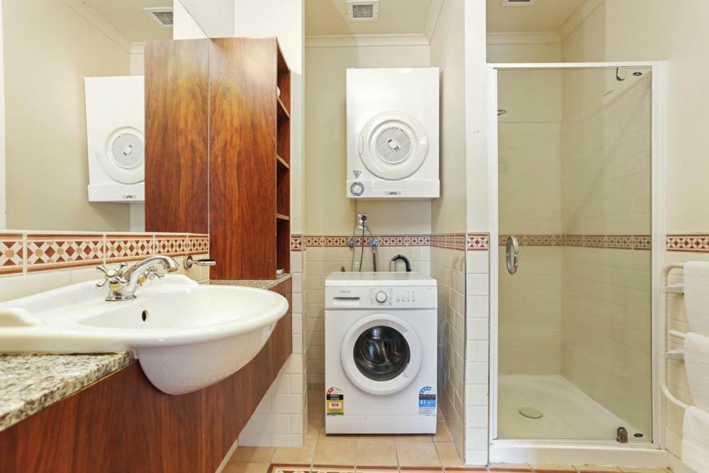 Princes Wharf Waterfront 2 Bed Viaduct Cbd