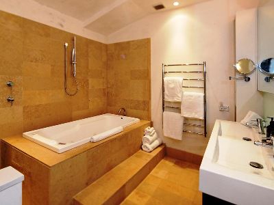 Mollies Boutique Hotel 5*