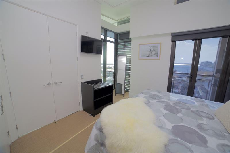 Waterfront In The Viaduct Apartment
