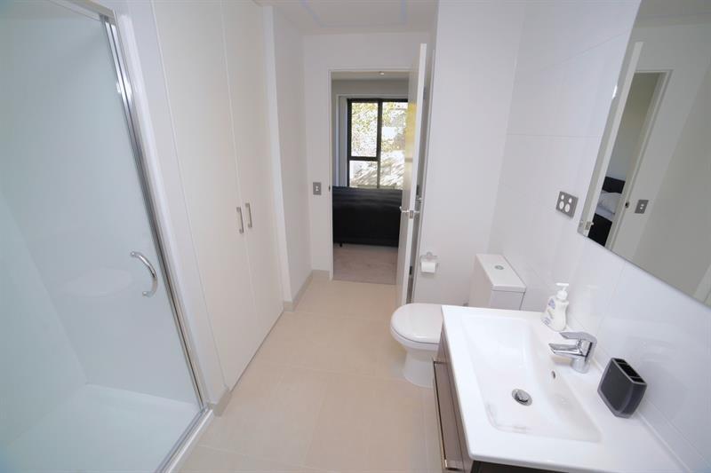 Trendy Two Bedrooms Apartment *