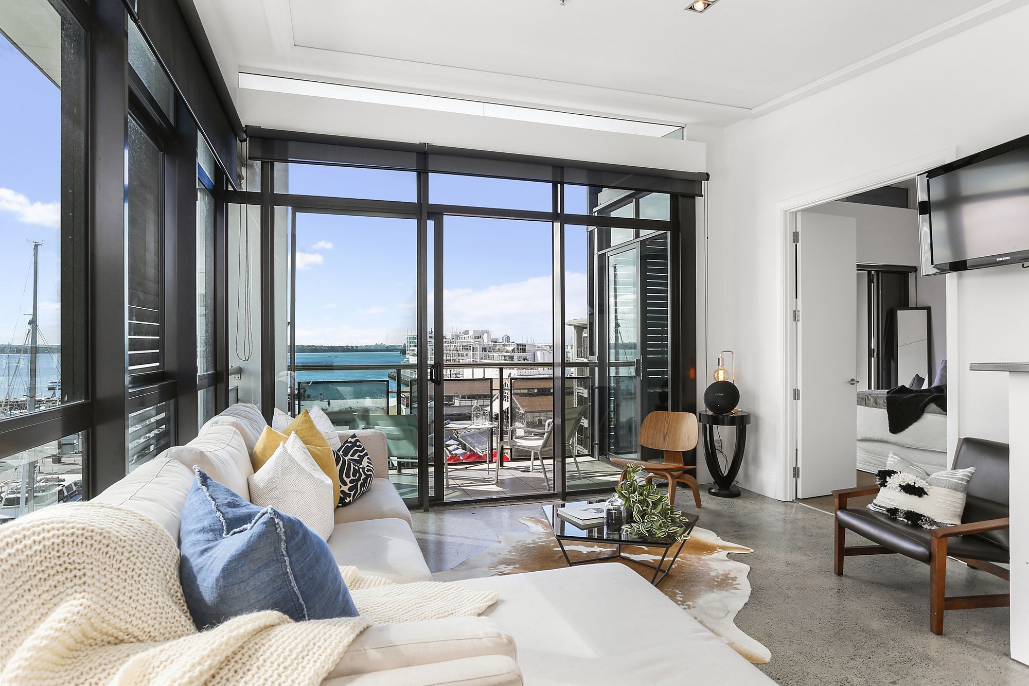 Bright Modern One Bed Marina Penthouse