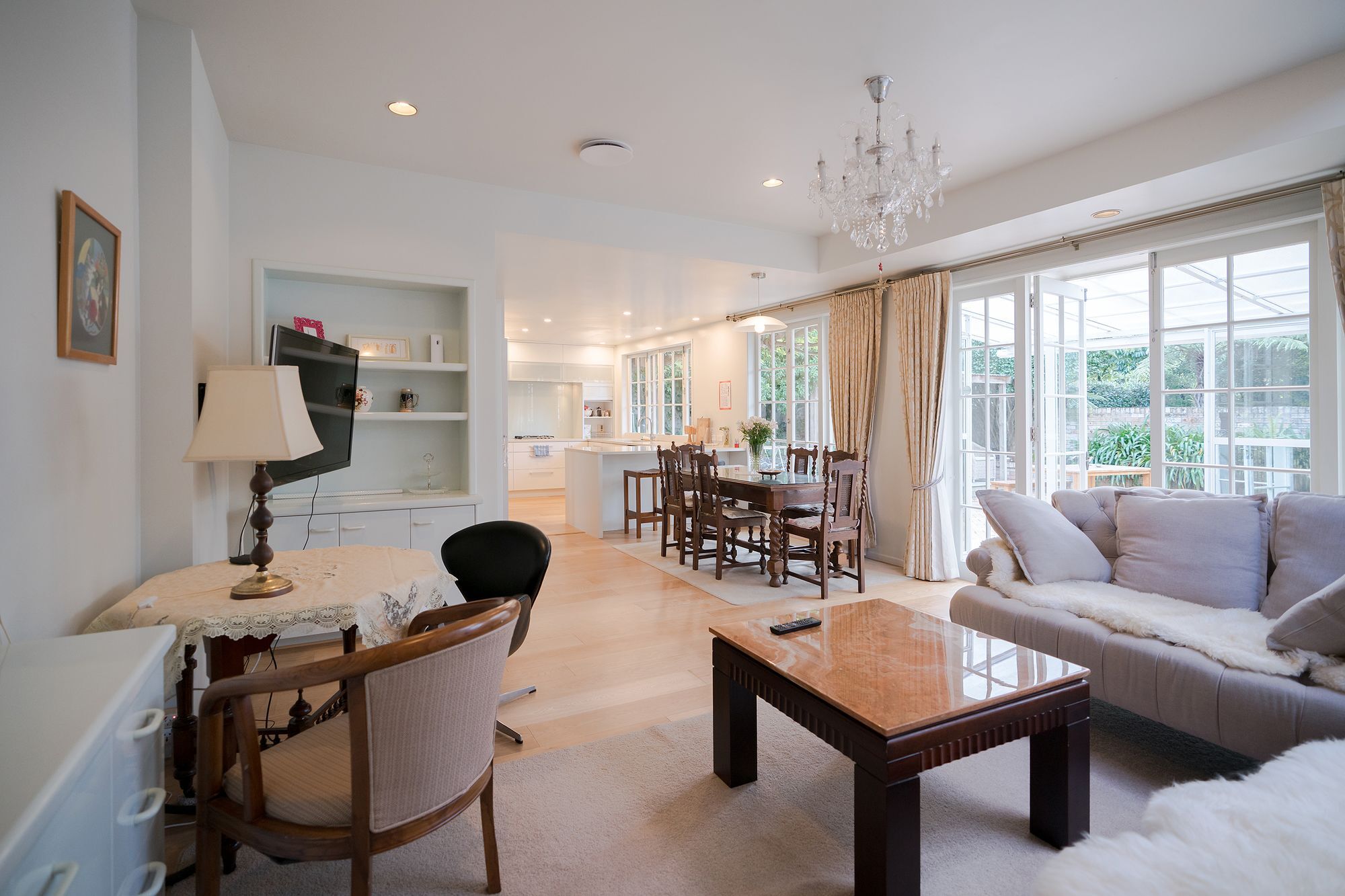 Apartment Epsom With Pool *