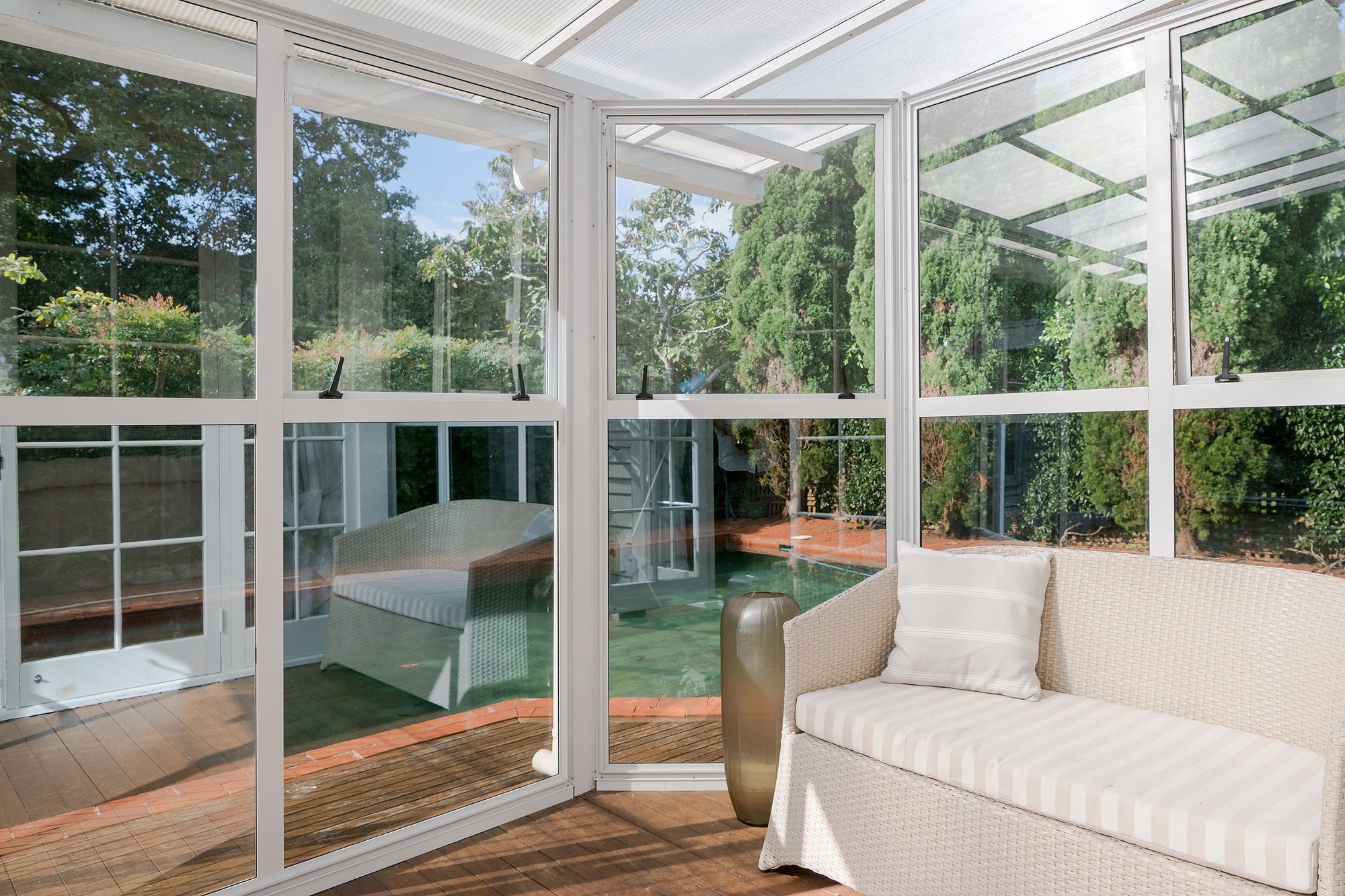 Epsom With Pool Apartment *