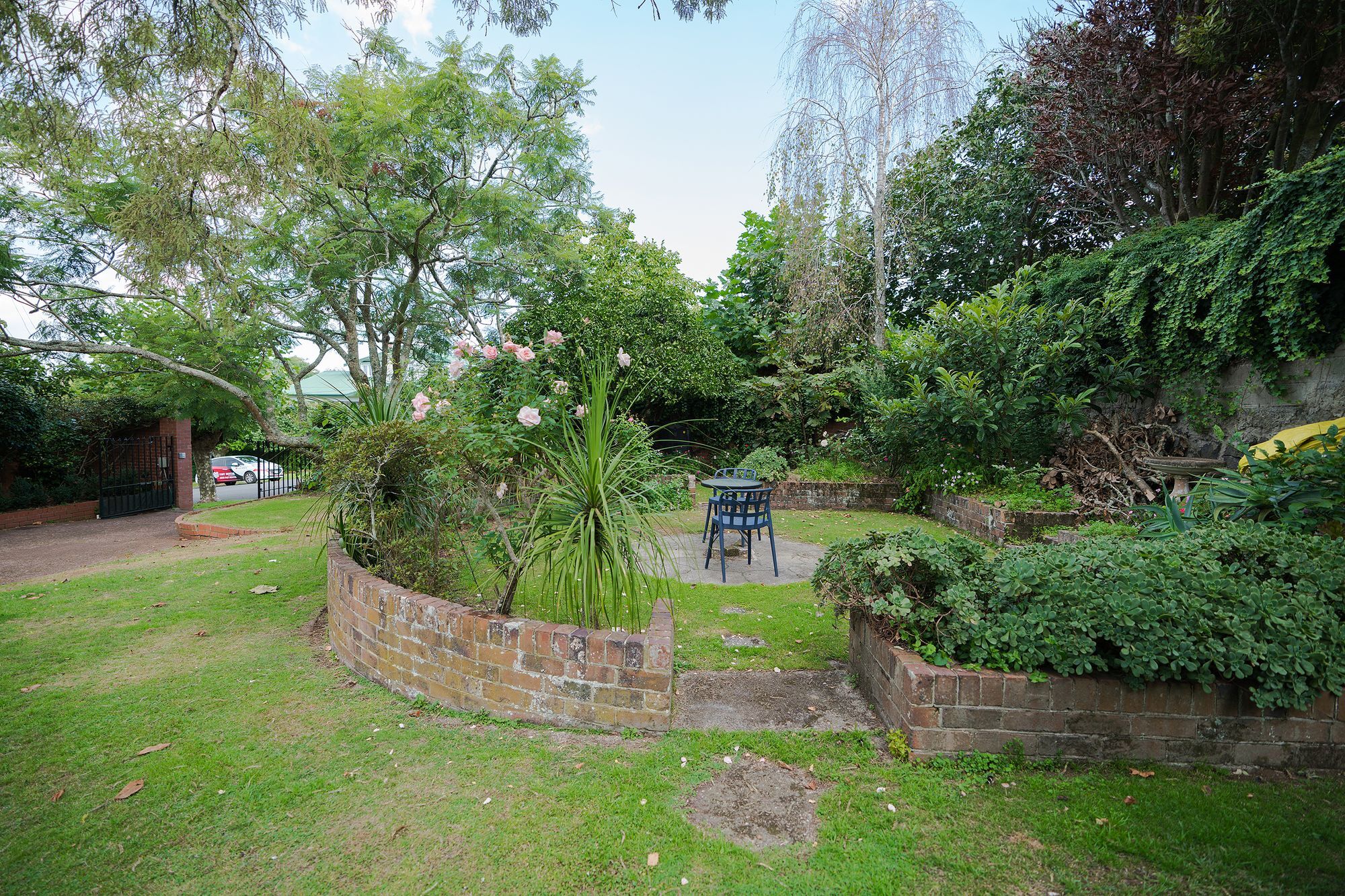 Apartment Epsom With Pool *