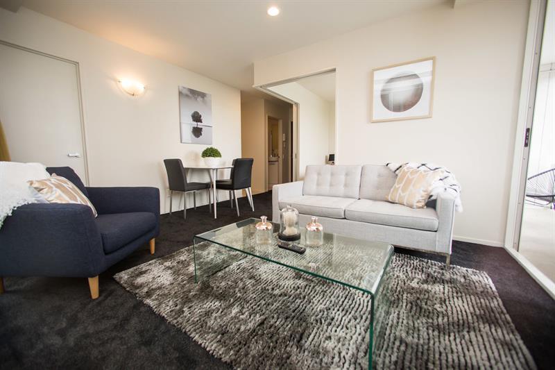 Beautiful Sunny Two Bedroom *