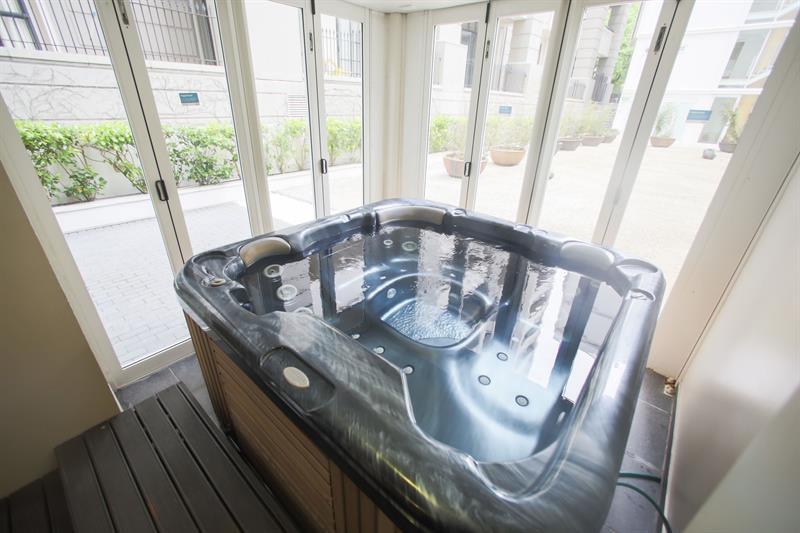 Beautiful Sunny Two Bedroom Apartment