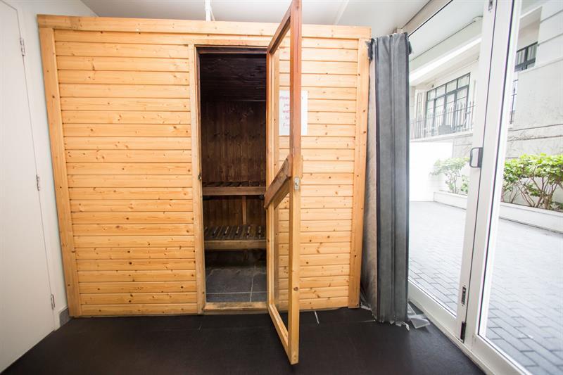 Beautiful Sunny Two Bedroom Apartment *