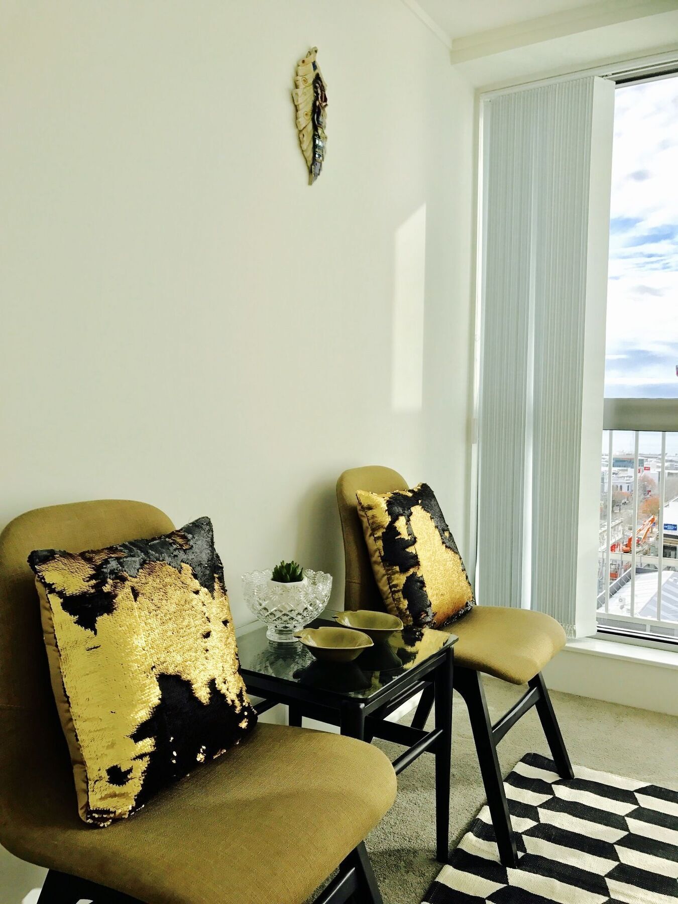 Cosy Two Bedroom High Rise Apartment