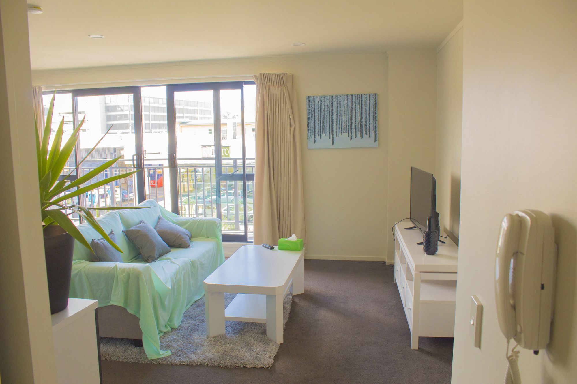 Mount Eden Luxury *