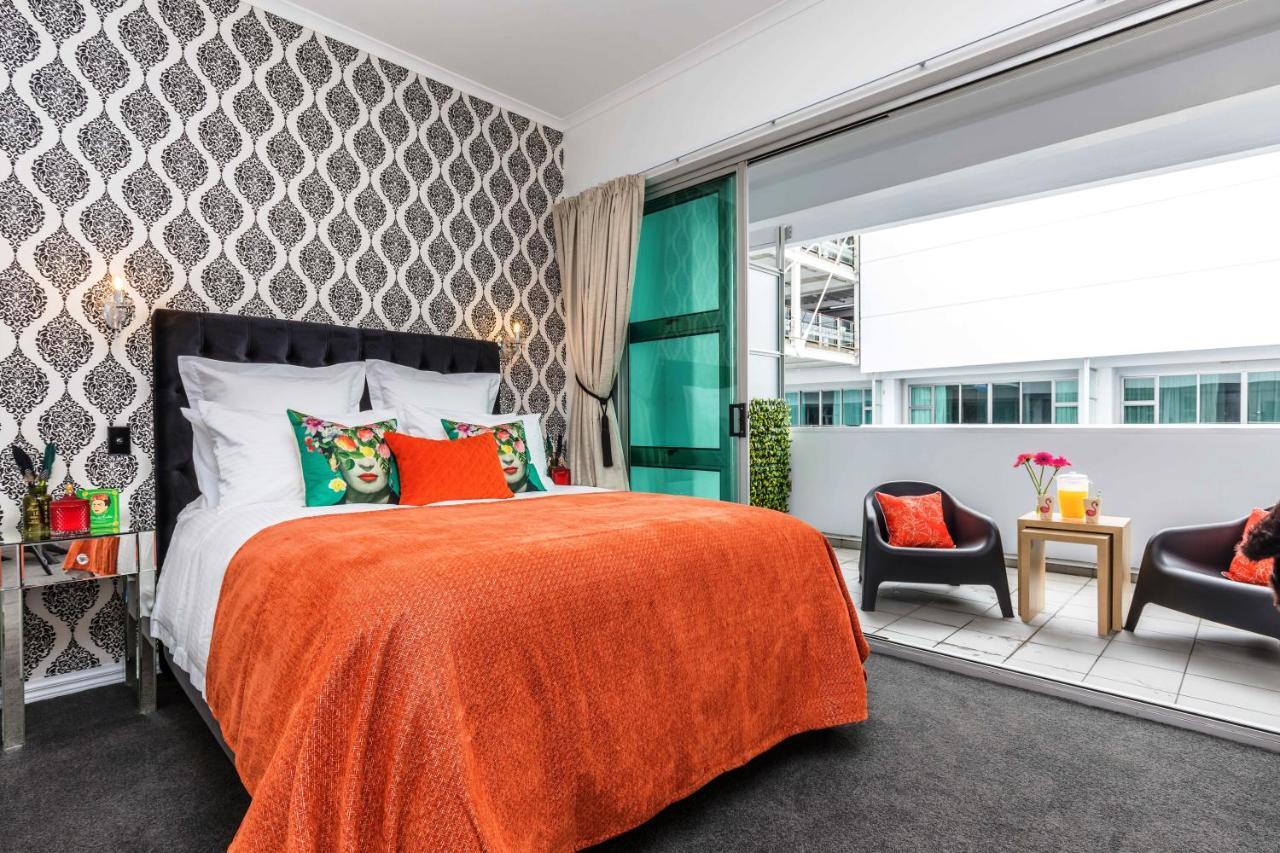 *vibrant Viaduct Harbour With Balcony & Location* Apartment *