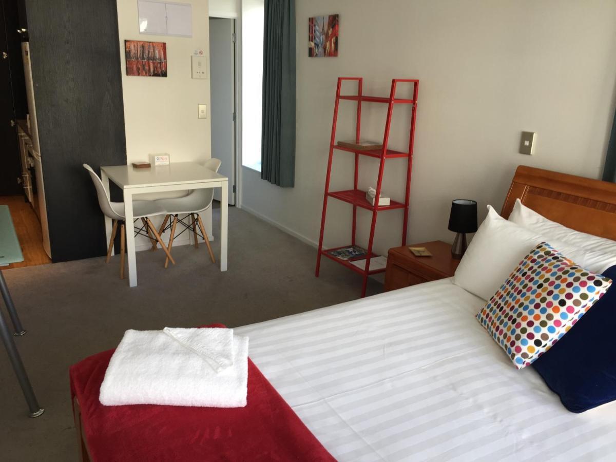 Tidy Studio Queens Resid With Balcony Apartment