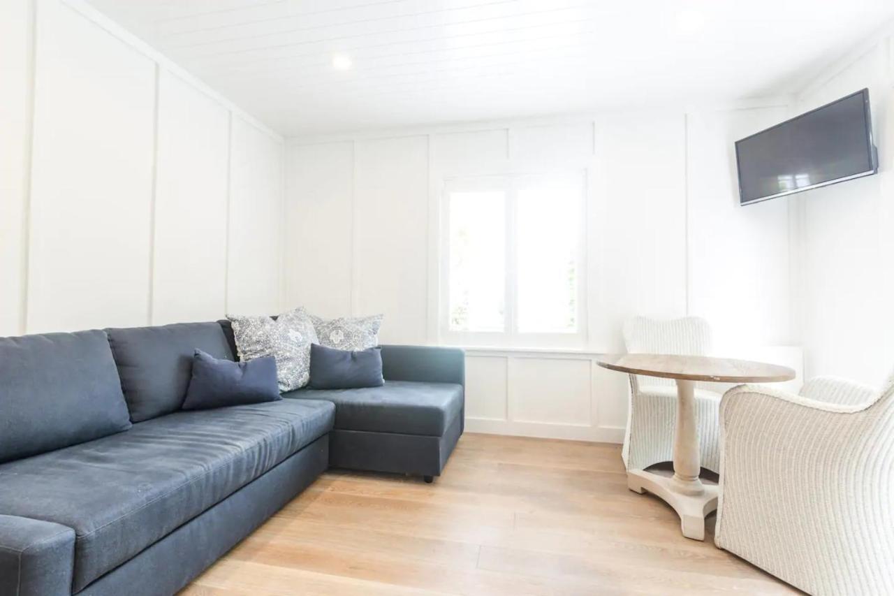 Stunning And Modern 4 Bedroom Townhouse Near Kohi Holiday home
