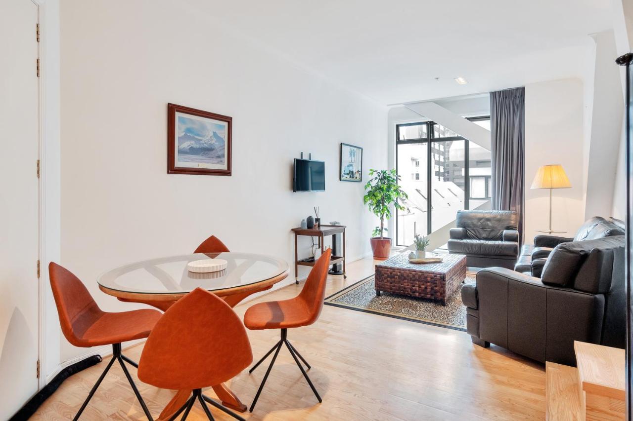 1br W/ Free Parking For 2 Cars *
