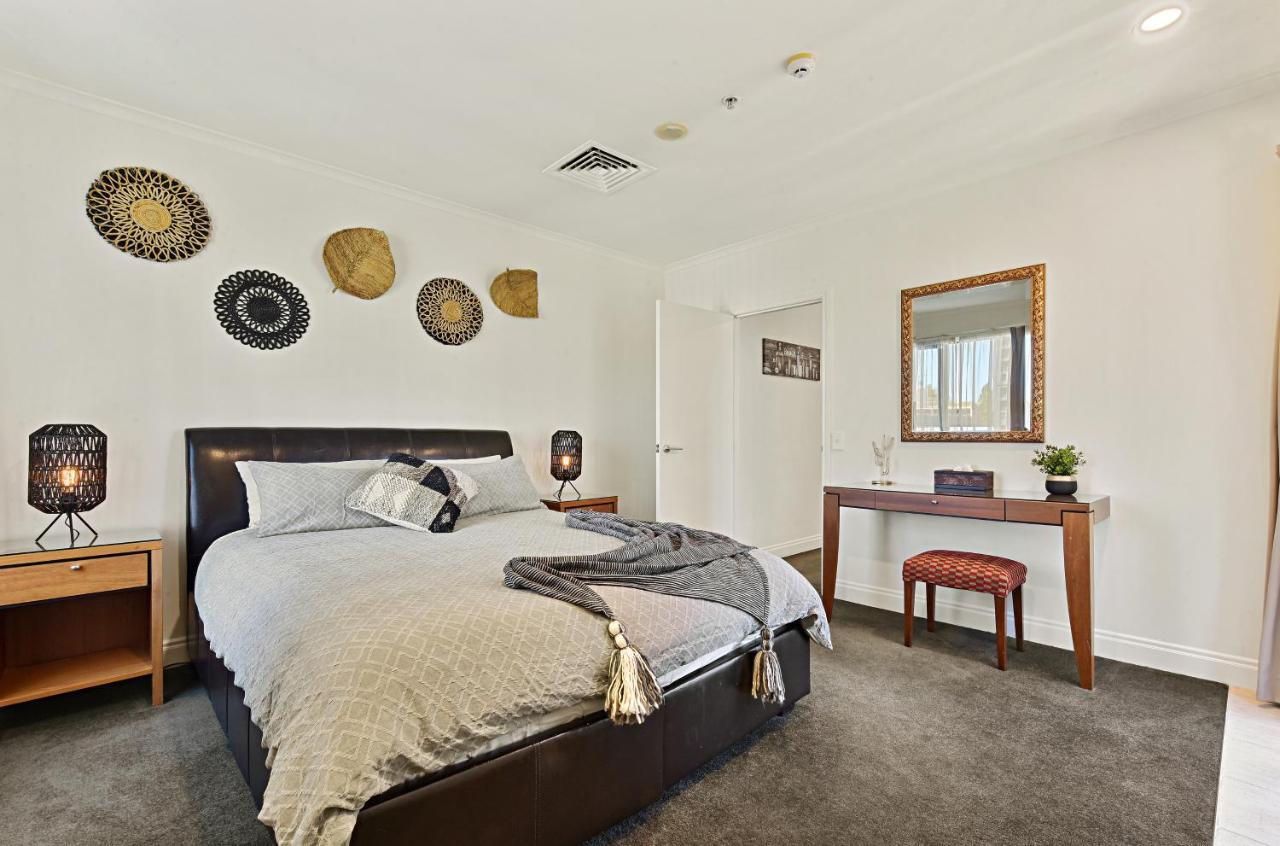 Metropolitan - Spacious One-bedroom In Central