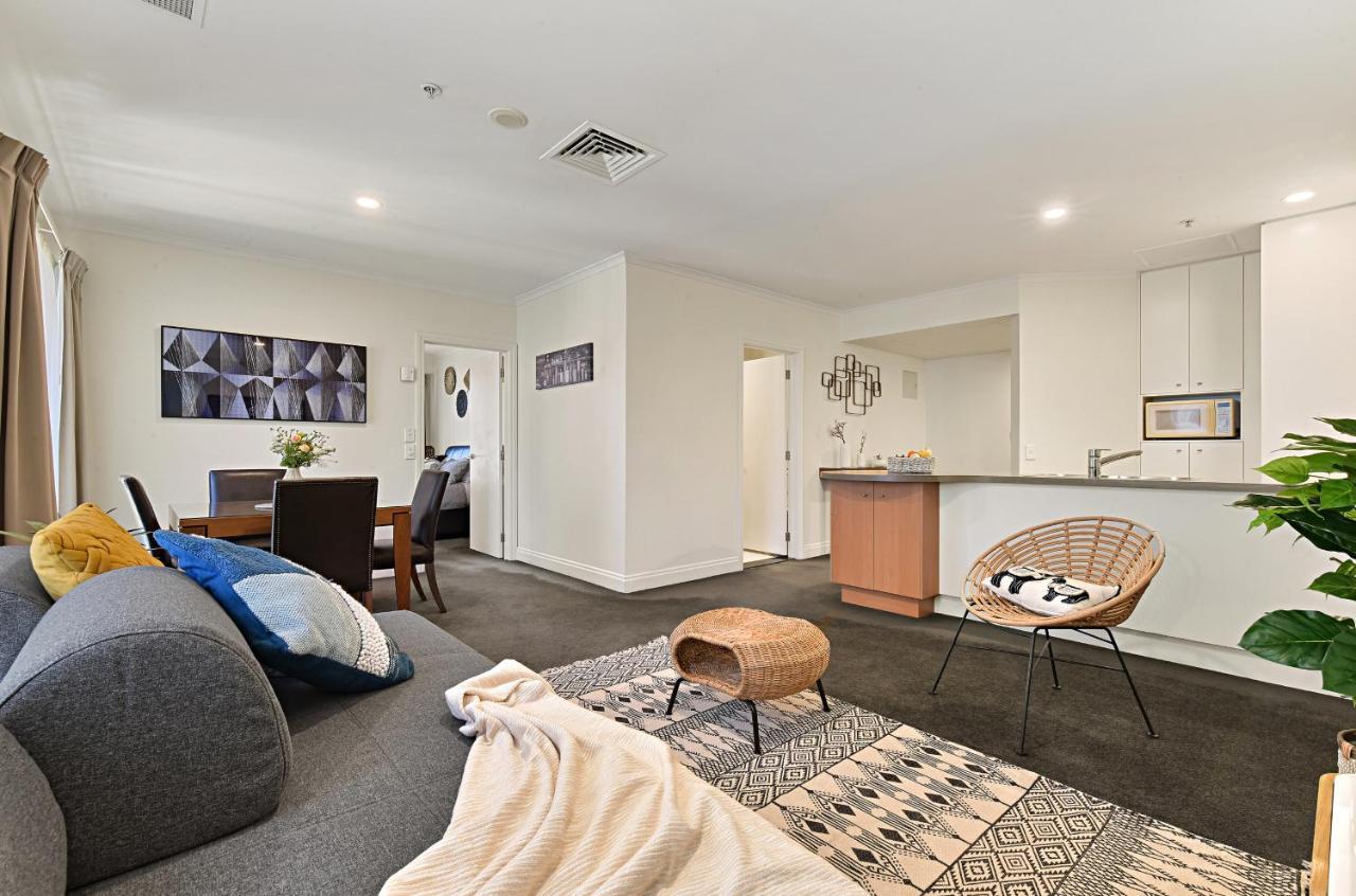 Metropolitan - Spacious One-bedroom In Central Auckland