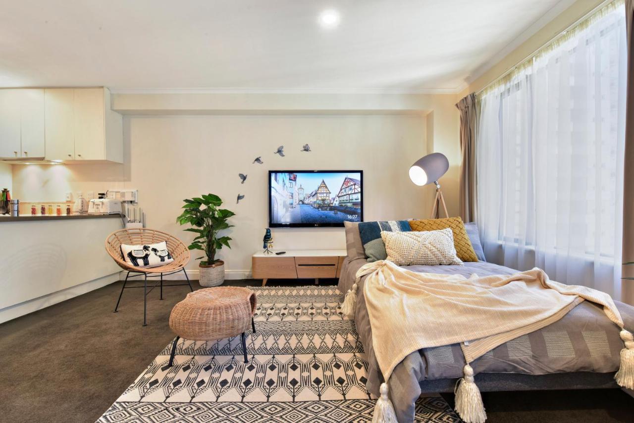 Metropolitan - Spacious One-bedroom In Central Auckland