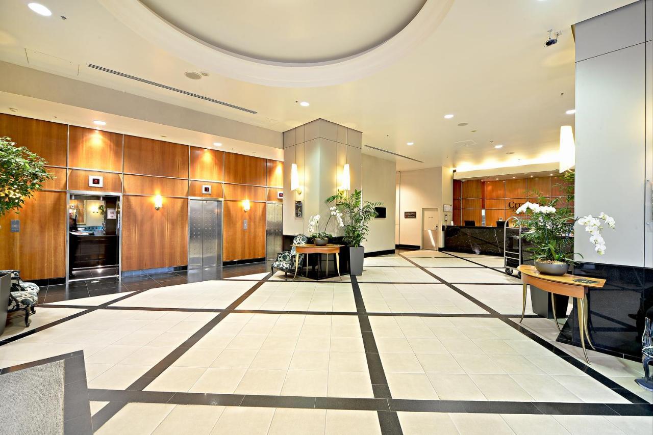 Metropolitan - Spacious One-bedroom In Central Apartment *