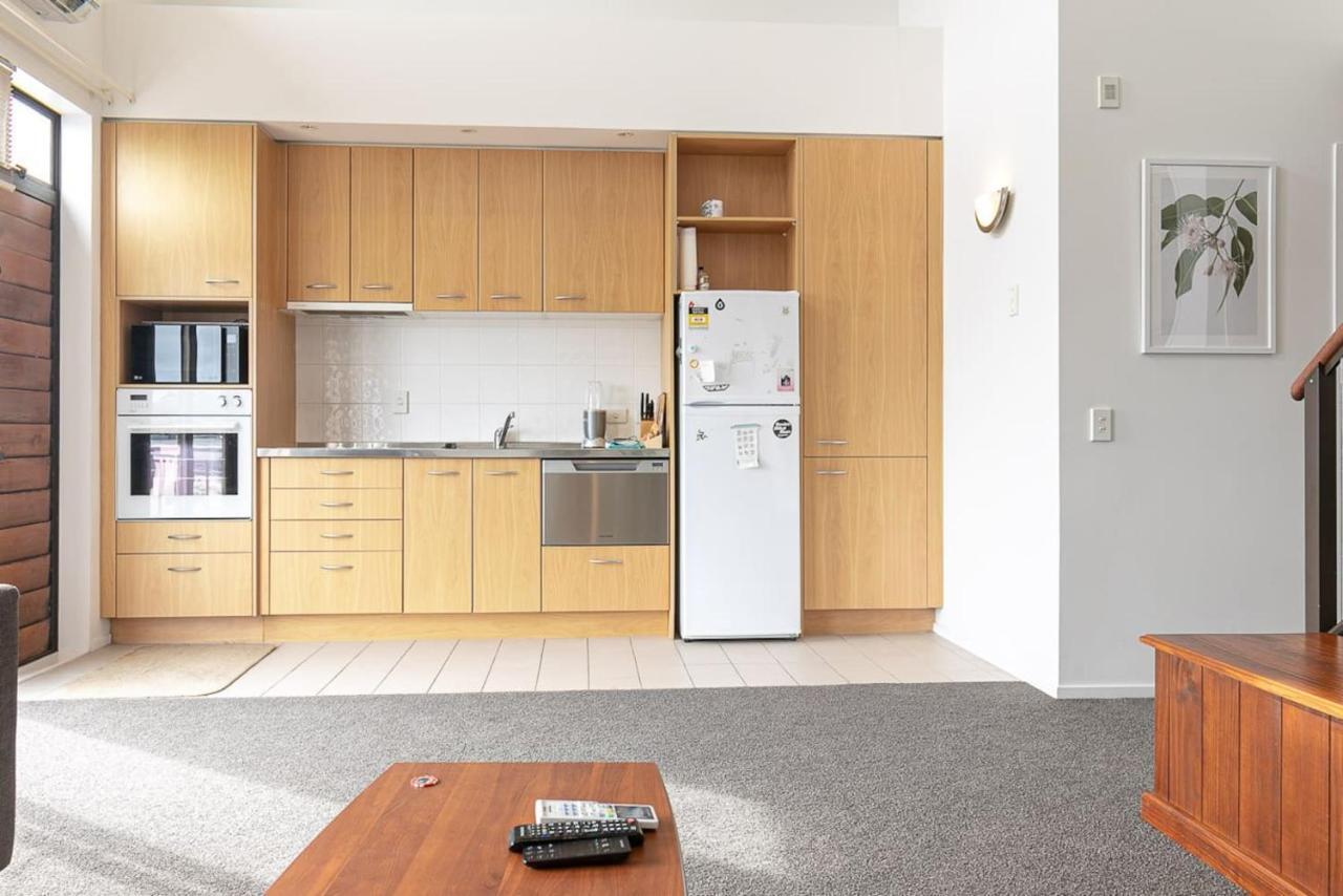 Roomy High-ceiling Loft - Free Parking! Apartment Auckland