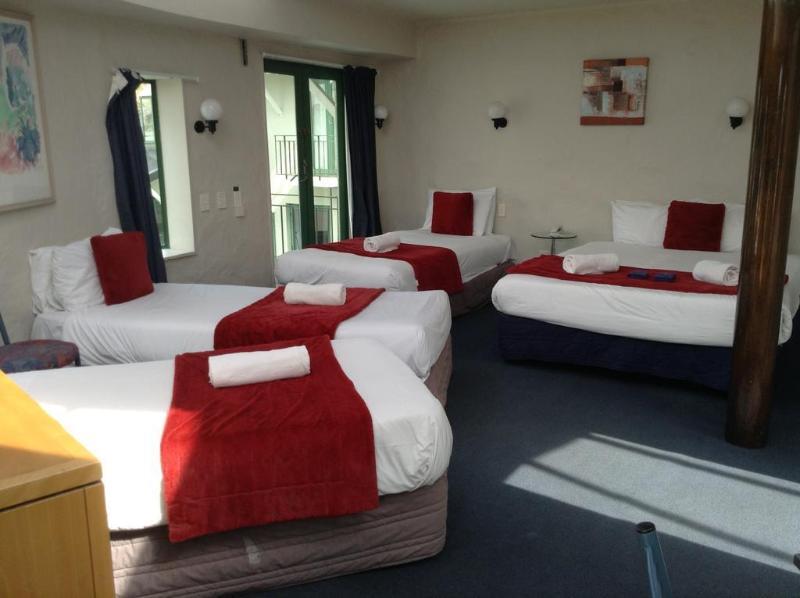 Parklane Motor 4*