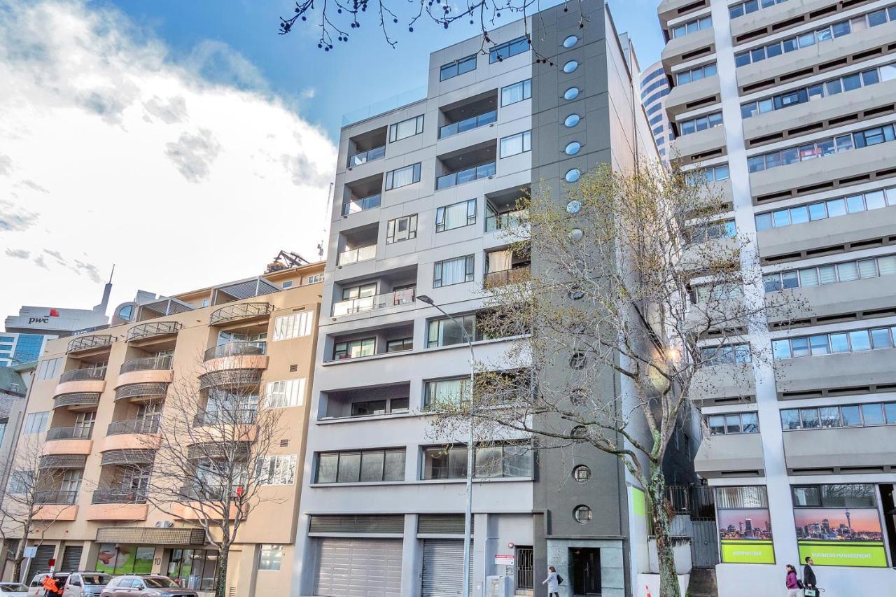 1br W/ Free Parking For 2 Cars Apartamento