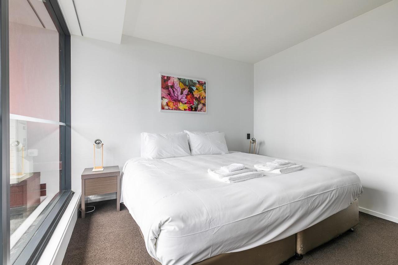 2 Bedroom Apt W/ Private Balcony + Netflix Near Spark! * Auckland
