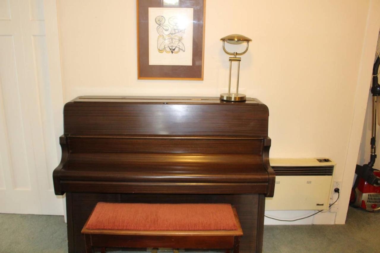 Holiday home Cosy 3 Bedroom By Cornwall Park *